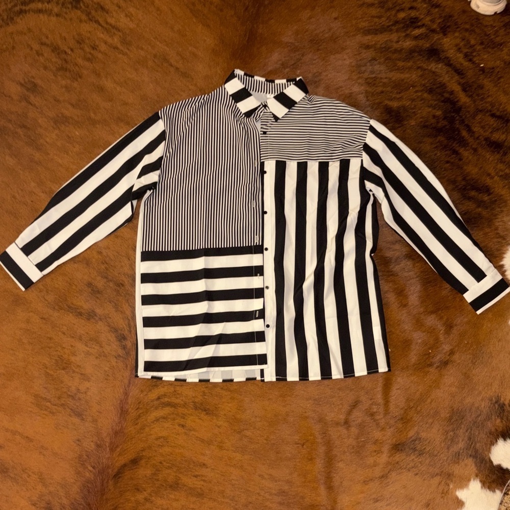 SHEIN Women’s Black and White Striped button down shirt size small